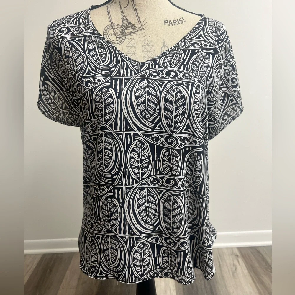 Loft Black & White Patterned Blouse! - Picture 3 of 13